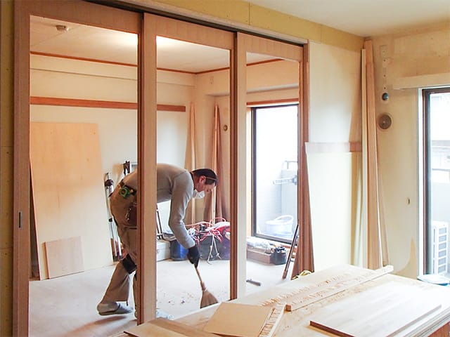 間仕切りの枠を設置