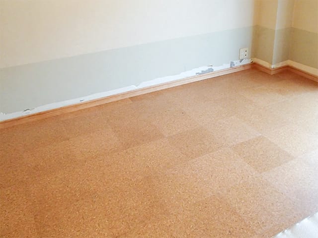 コルクタイルにリフォーム